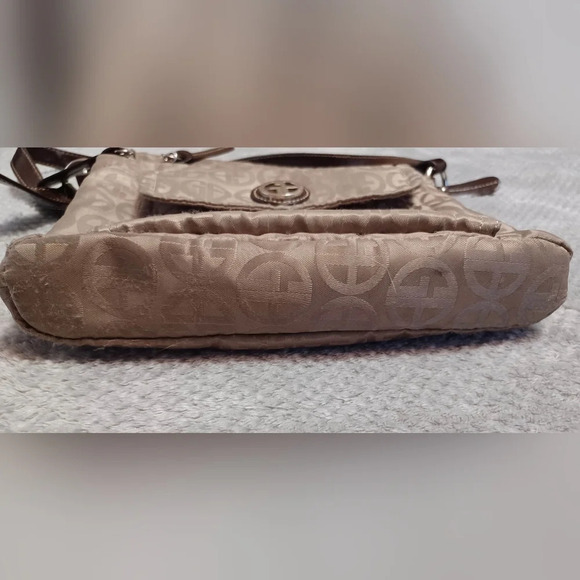 A Giani Bernini Crossbody Bag with Coin Purse - Picture 3 of 12